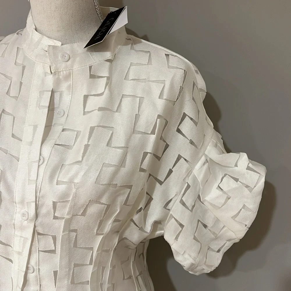 Beautifully made Italian Blouse - semi sheer with amazing puff sleeves size M - Picture 2 of 5